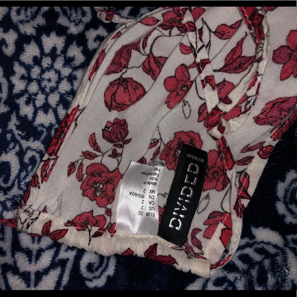 H&M Divided Roses Romper - Picture 4 of 4